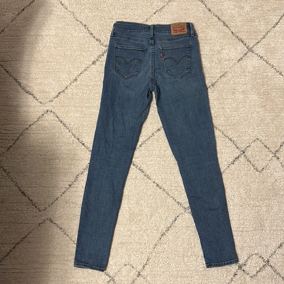 Levi’s 711 skinny blue jeans. - Picture 2 of 4